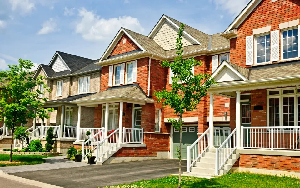 How Three Bedroom Townhomes for Rent Can Enhance Family Lifestyle
